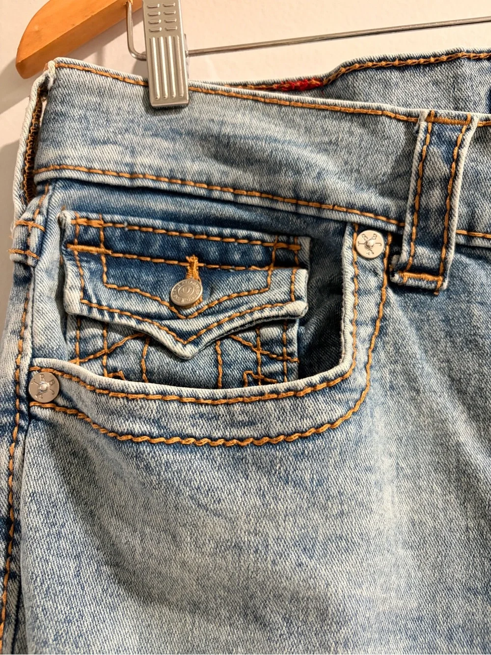True Religion Mens Light Blue Denim Jeans - RICKY Relaxed Straight